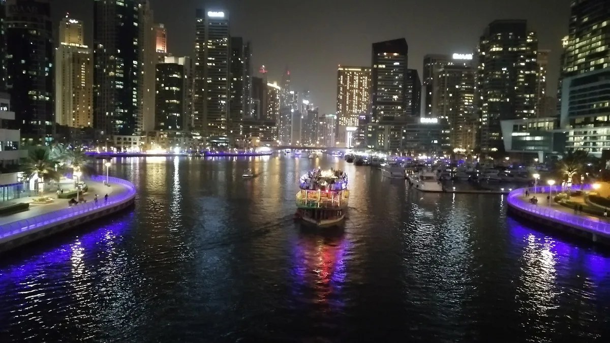 Dubai Marina at night