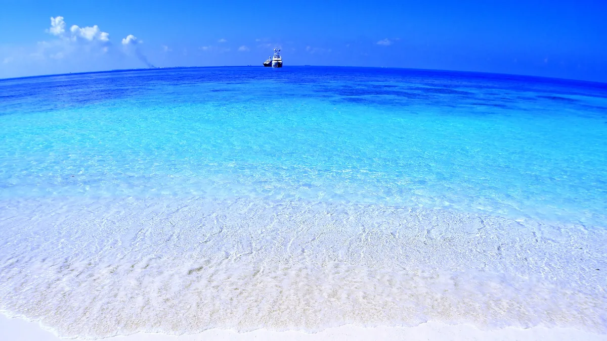 Sunny day on a Maldives beach